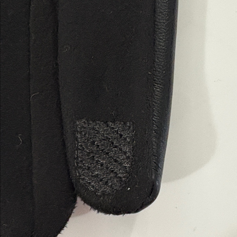 NEW: Elegant Black Gloves - Picture 7 of 9